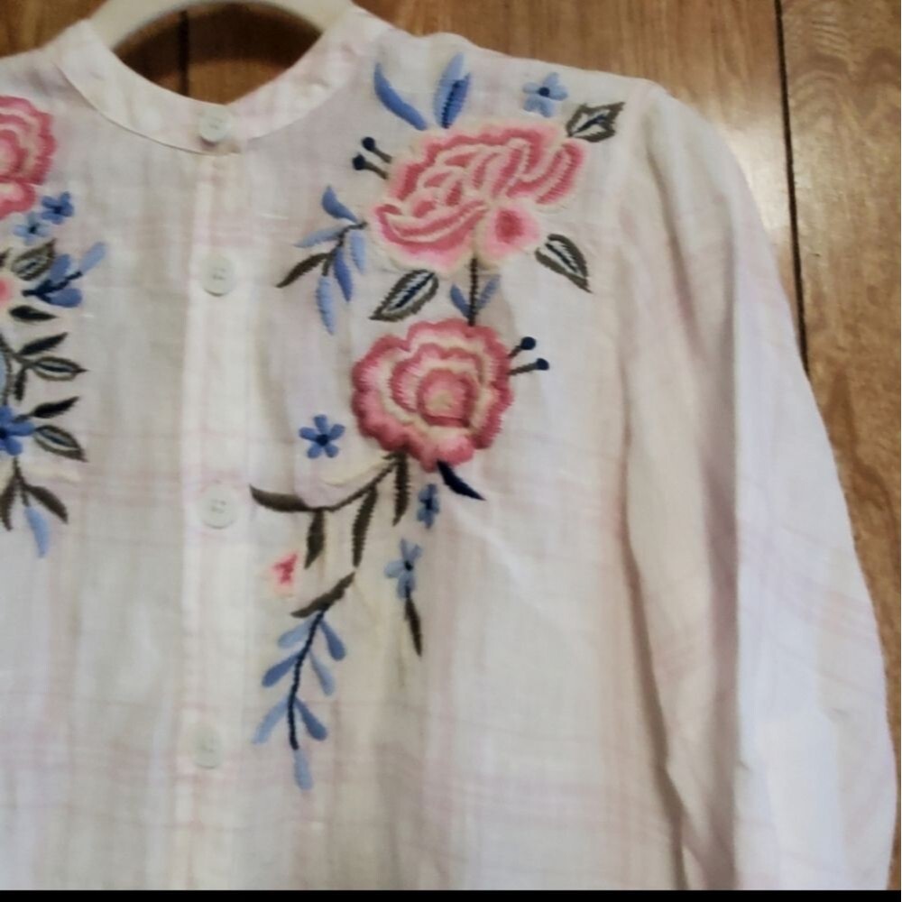 Kyla Seo | Linen Embroidered Floral Long Sleeve Blouse | Size S - Picture 7 of 10